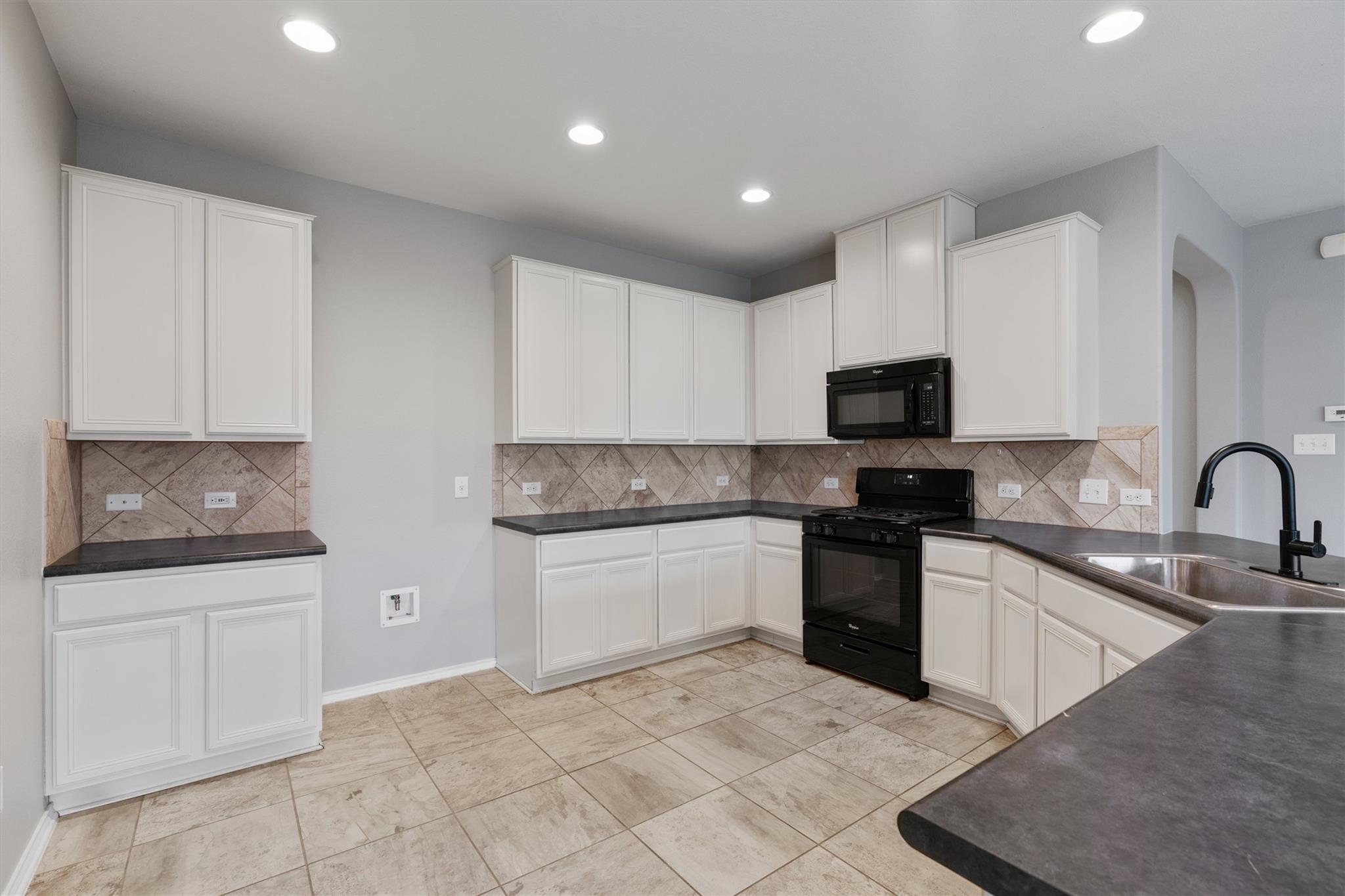 5848 Sardinia Dr Property Photo 14