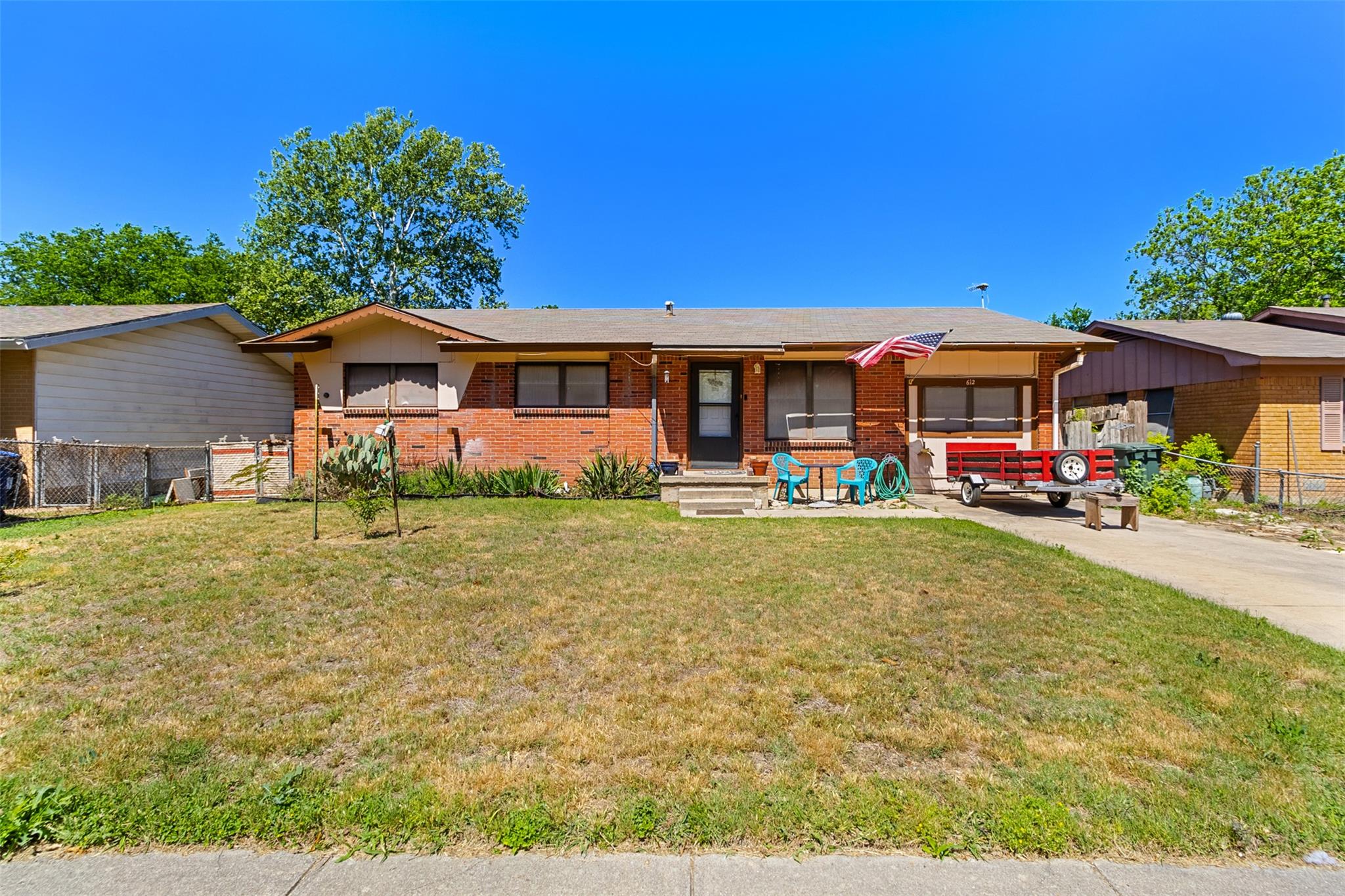 612 S 1st St Property Photo 1