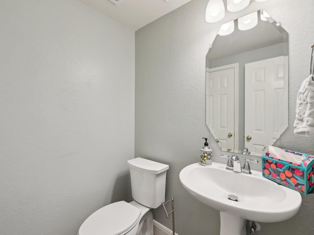 1200 Andrew Cv Property Photo 15
