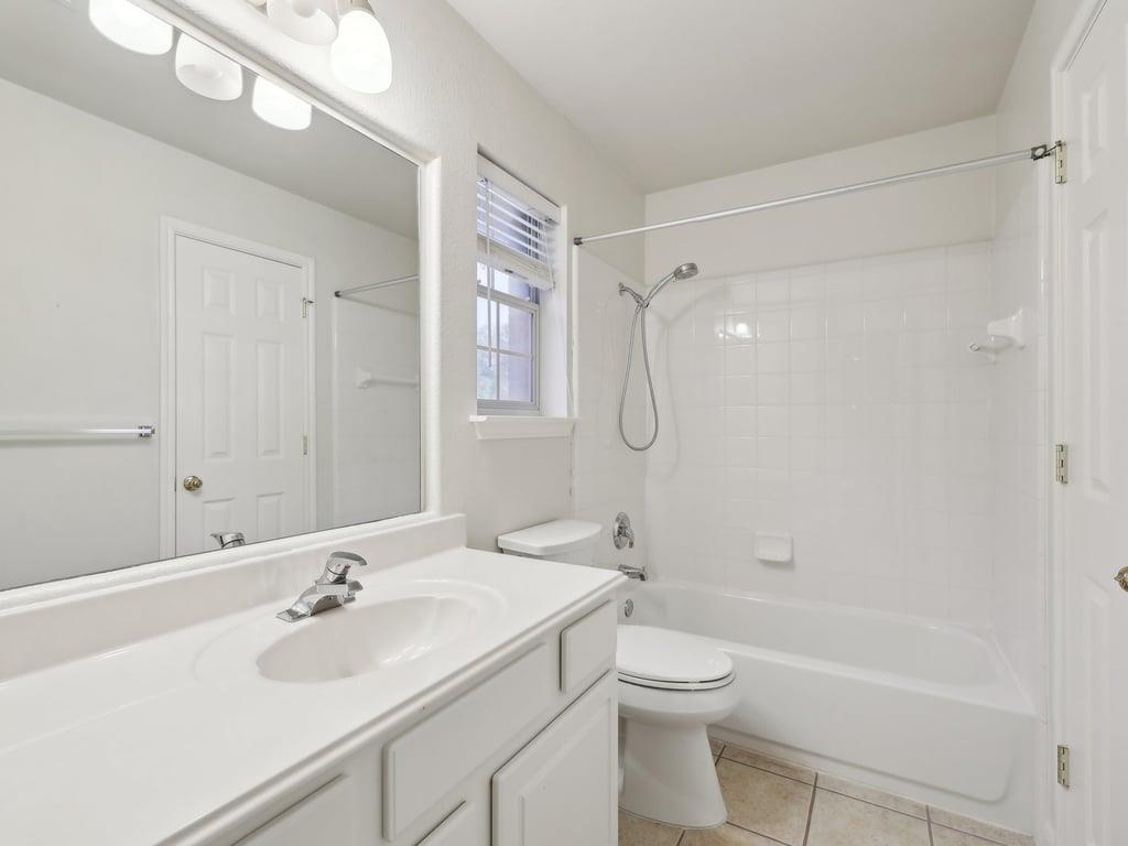 1200 Andrew Cv Property Photo 23