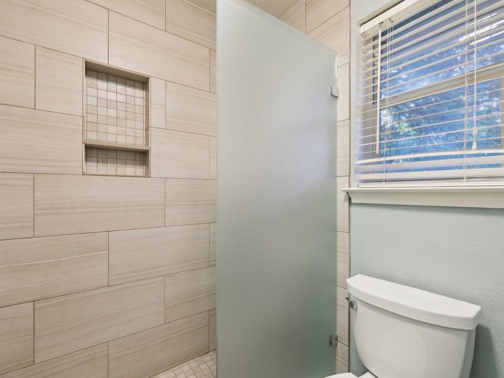 1200 Andrew Cv Property Photo 28