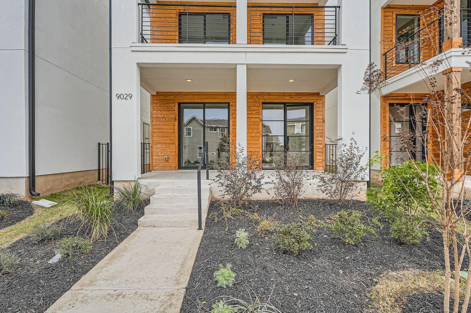 9029 Cattle Baron Path Property Photo 3