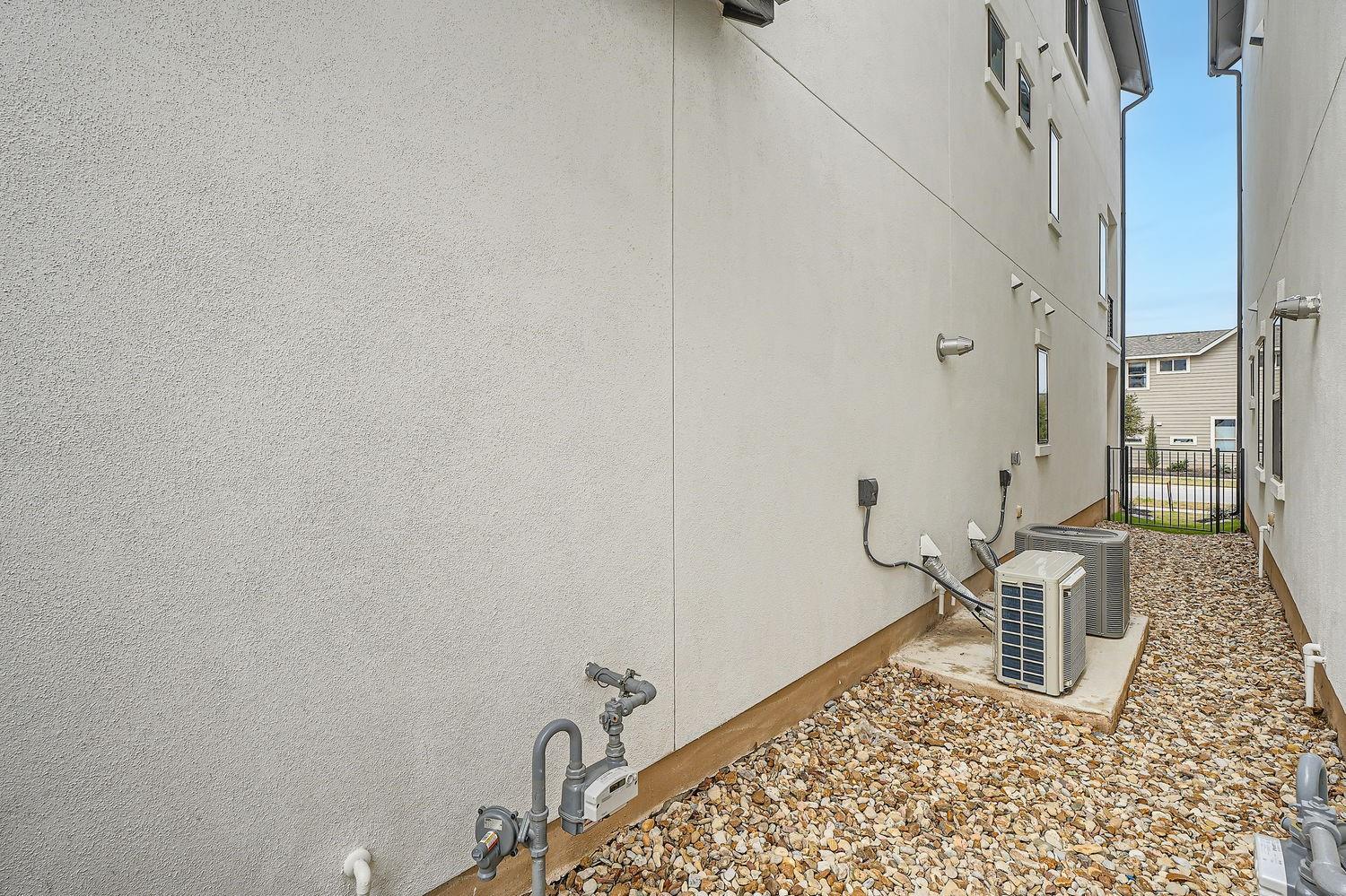 9029 Cattle Baron Path Property Photo 32