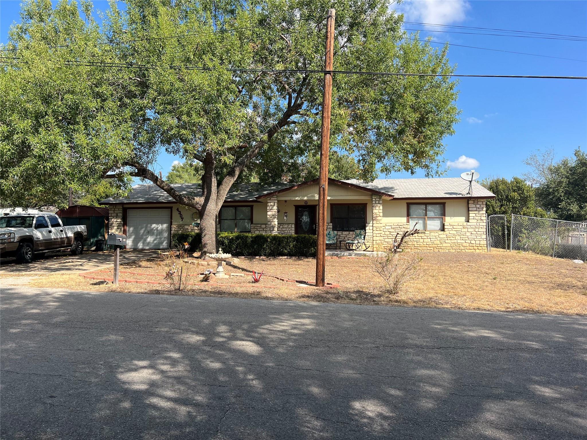 4307 Cottonwood Dr Property Photo 1