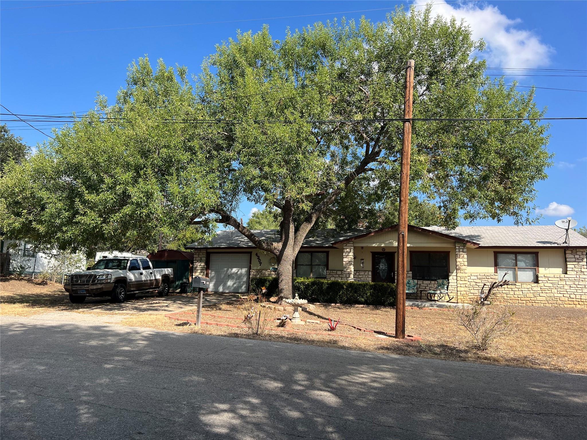 4307 Cottonwood Dr Property Photo 2