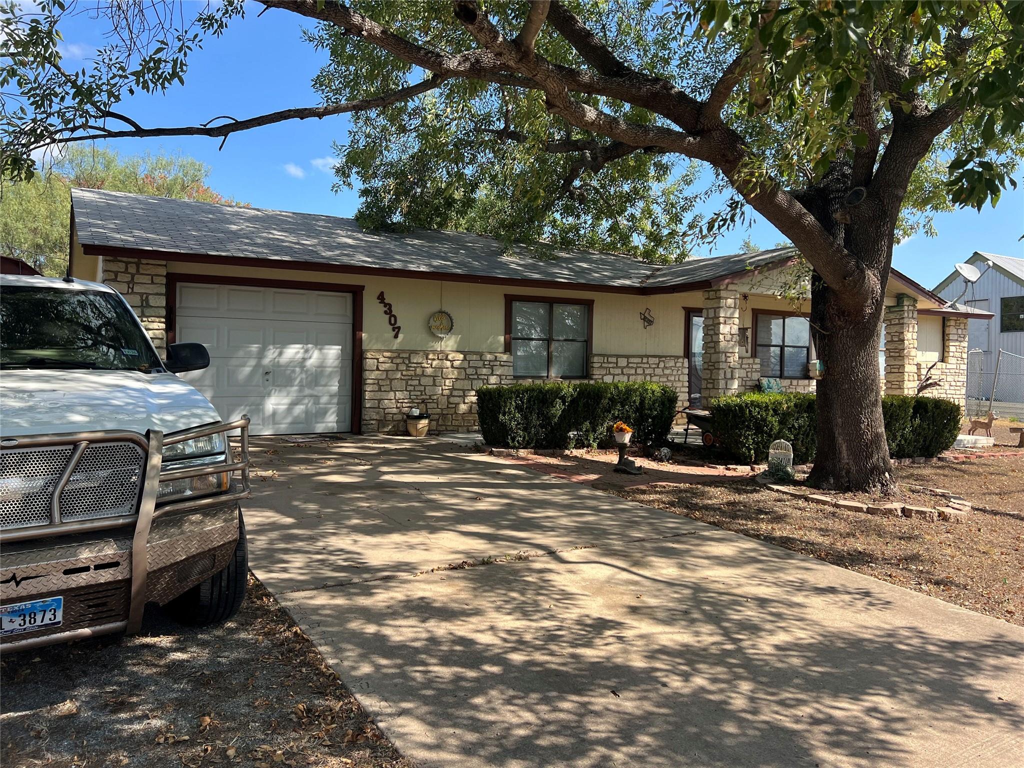 4307 Cottonwood Dr Property Photo 4