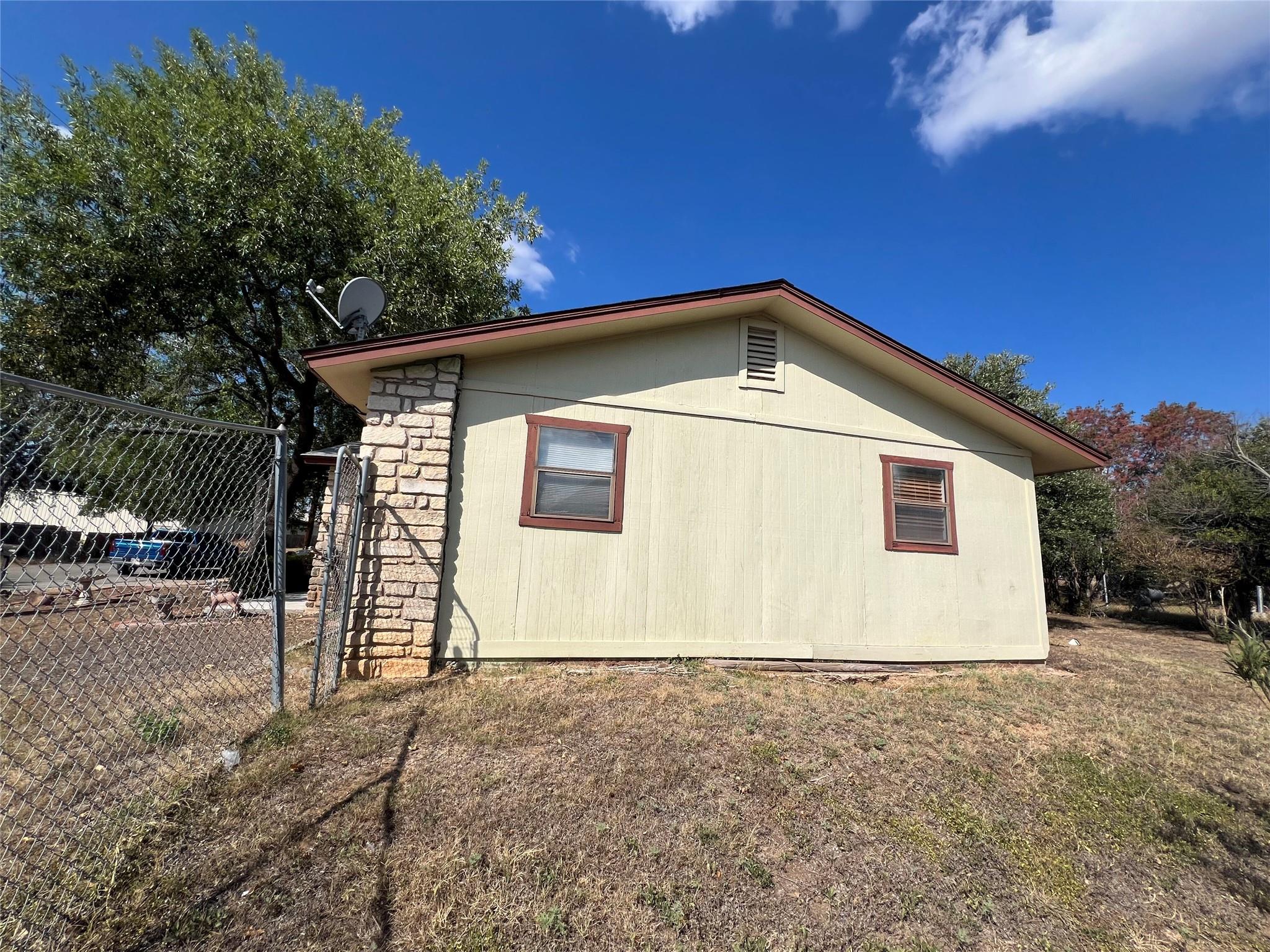 4307 Cottonwood Dr Property Photo 5