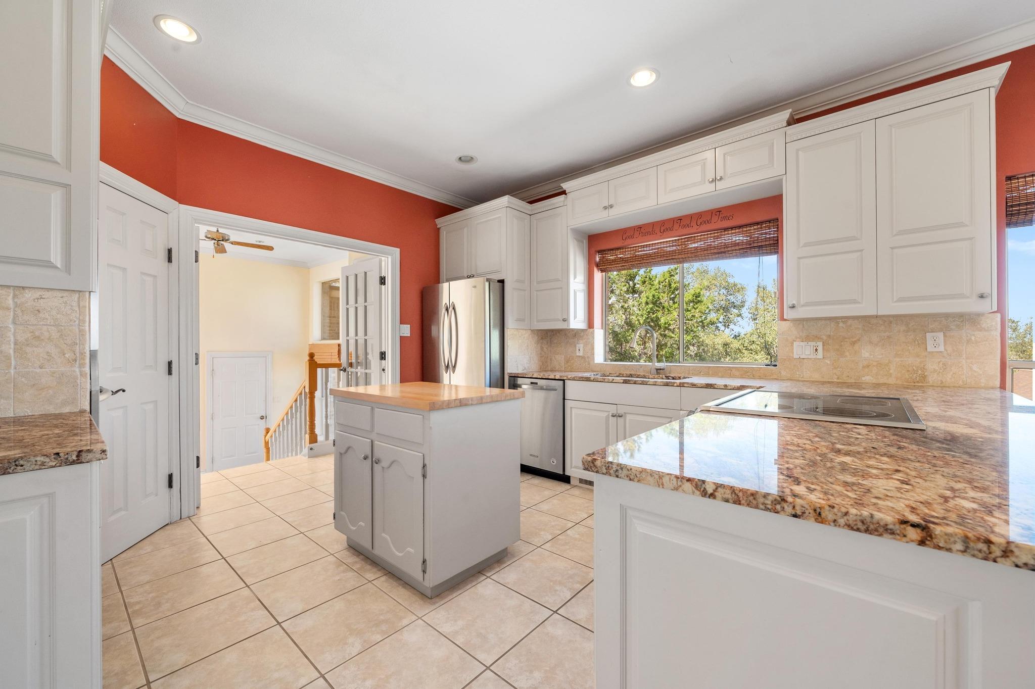 103 Melody St Property Photo 3