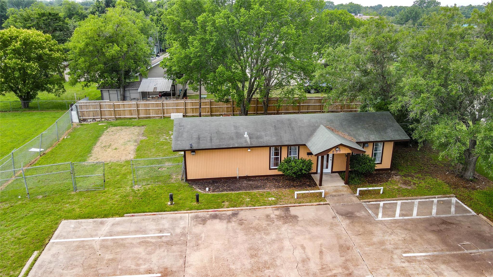 607 W Martin Luther King Jr Street None Property Photo 5