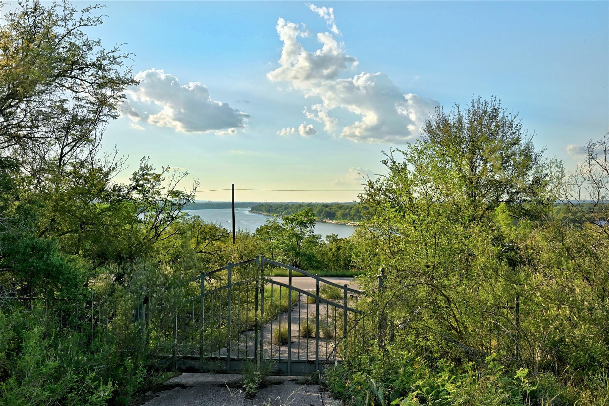1711 W Fm 2147 Property Photo 6