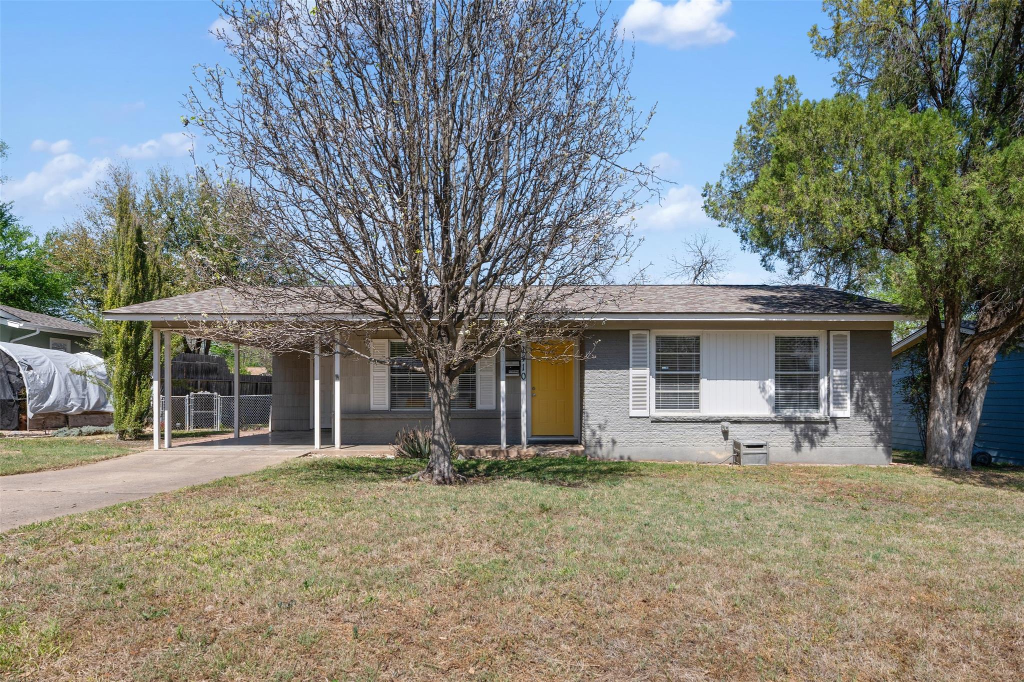 1410 Yorkshire Dr Property Photo 1