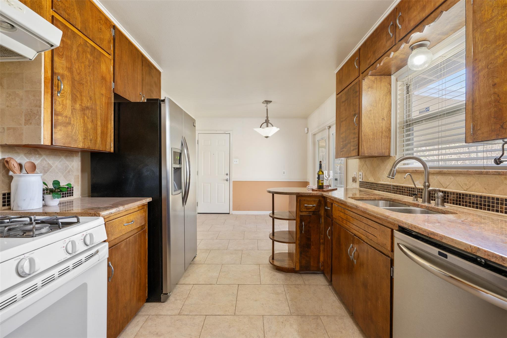 1410 Yorkshire Dr Property Photo 19