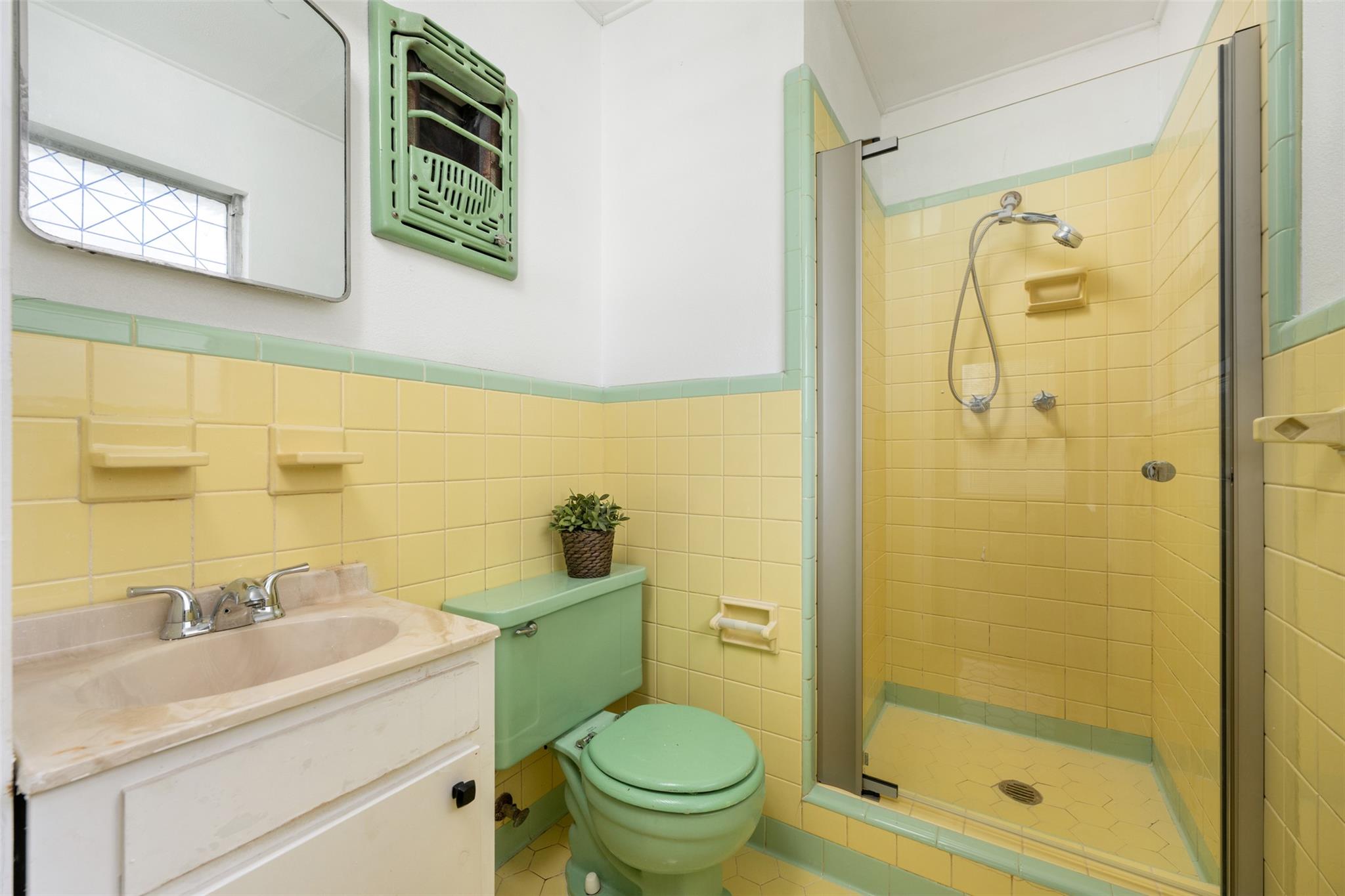 1410 Yorkshire Dr Property Photo 27