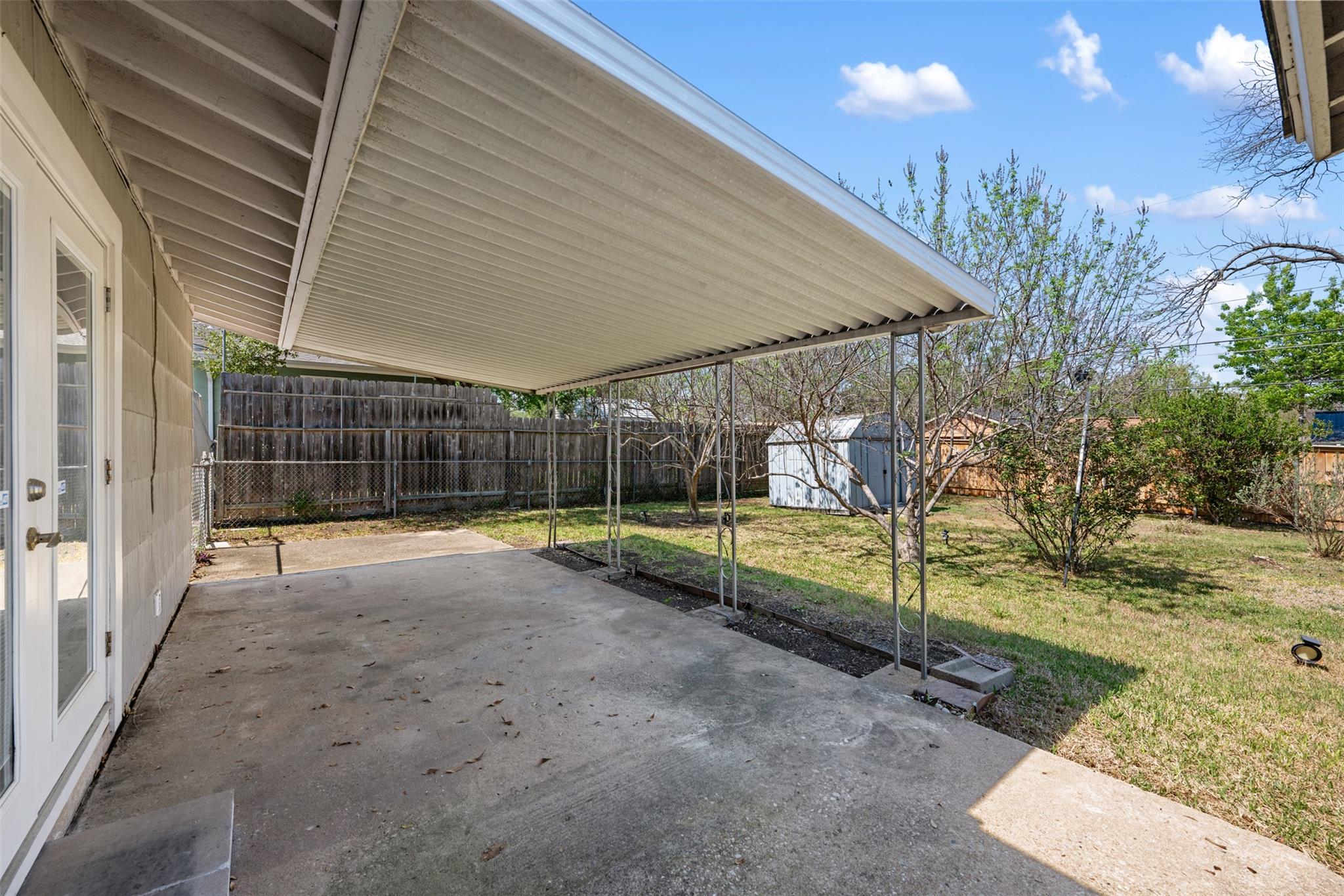 1410 Yorkshire Dr Property Photo 31