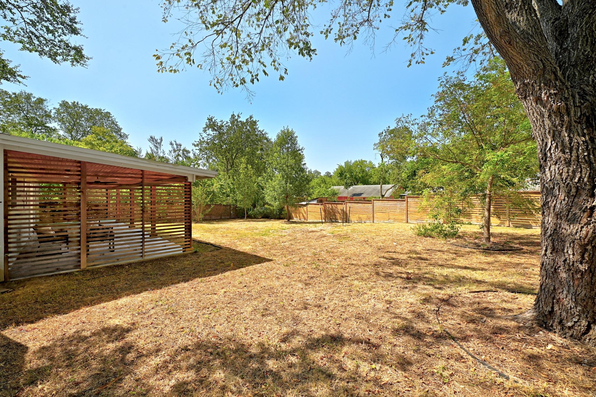 905 Emerald Wood Dr Property Photo 31