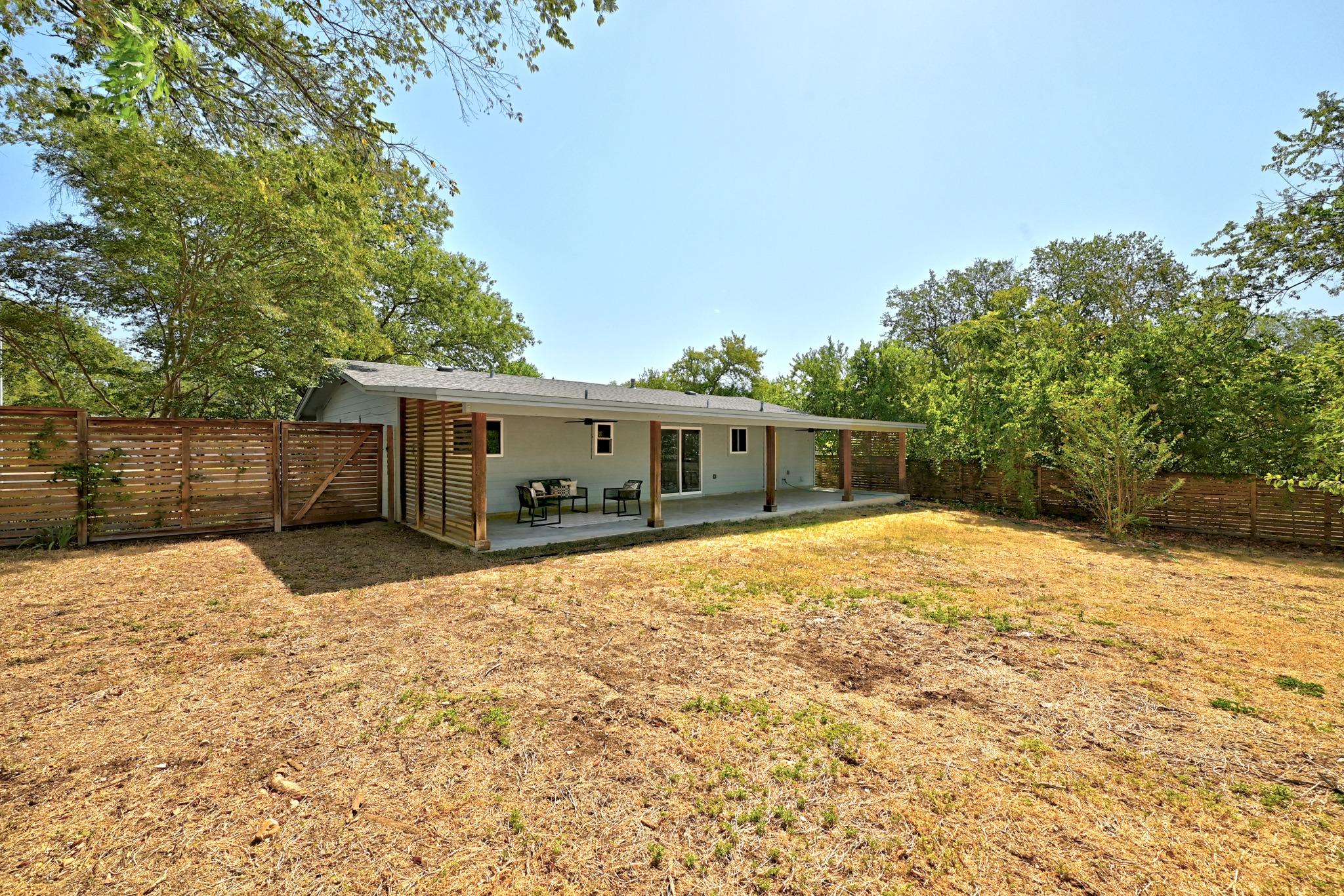905 Emerald Wood Dr Property Photo 32