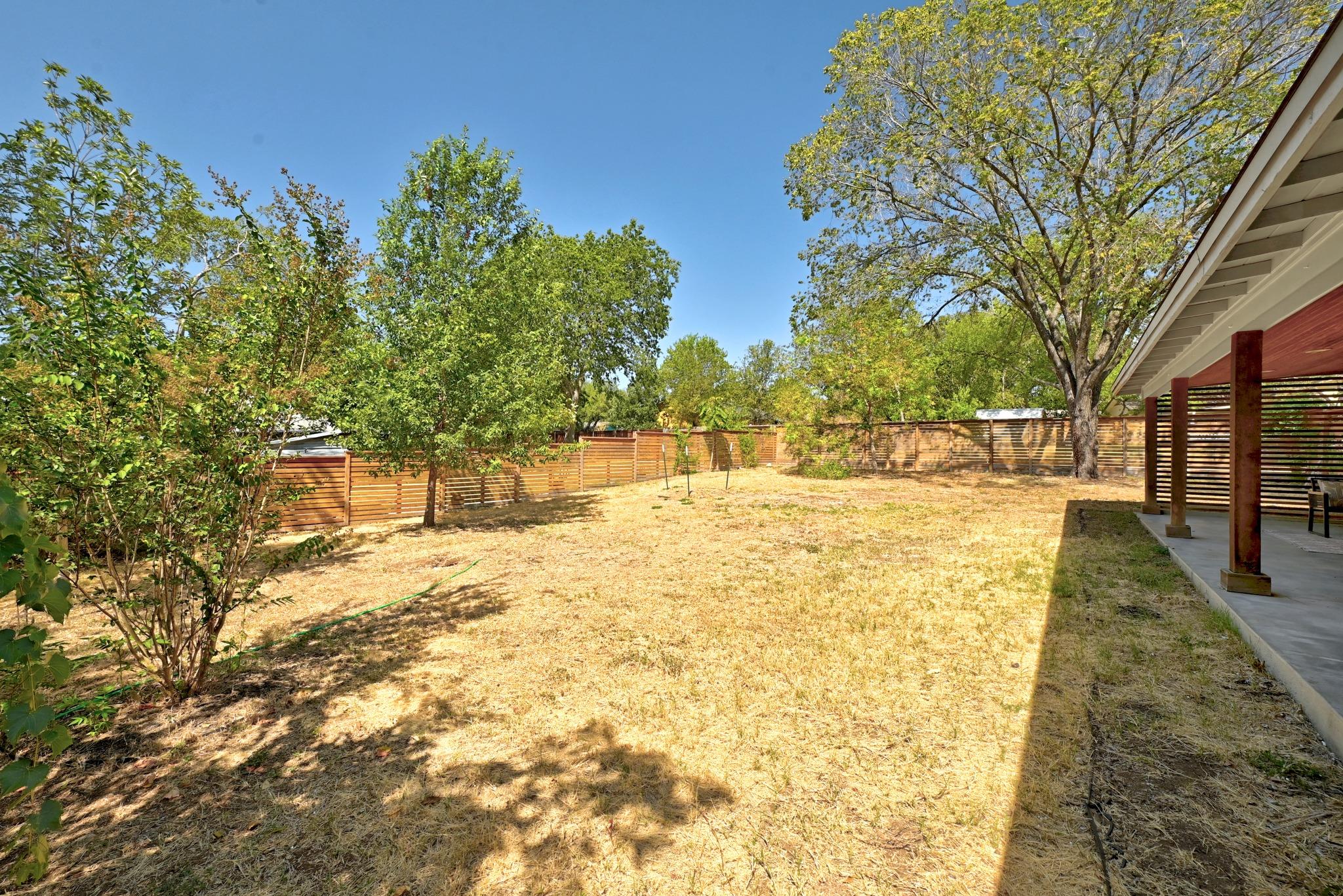 905 Emerald Wood Dr Property Photo 34