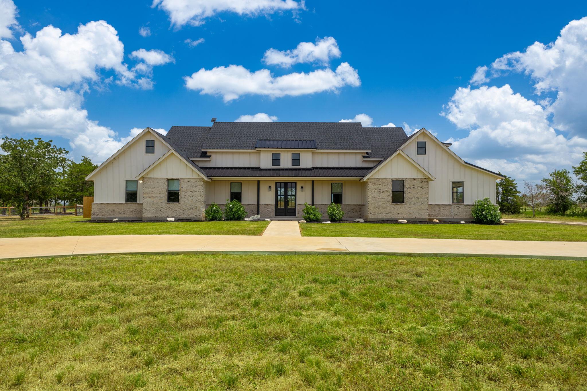 1215 Private Road 7039 None Property Photo 1