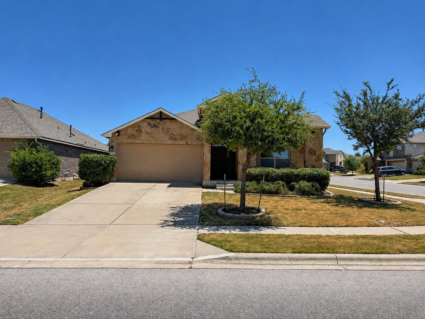 1919 Mexia Dr Property Photo 2
