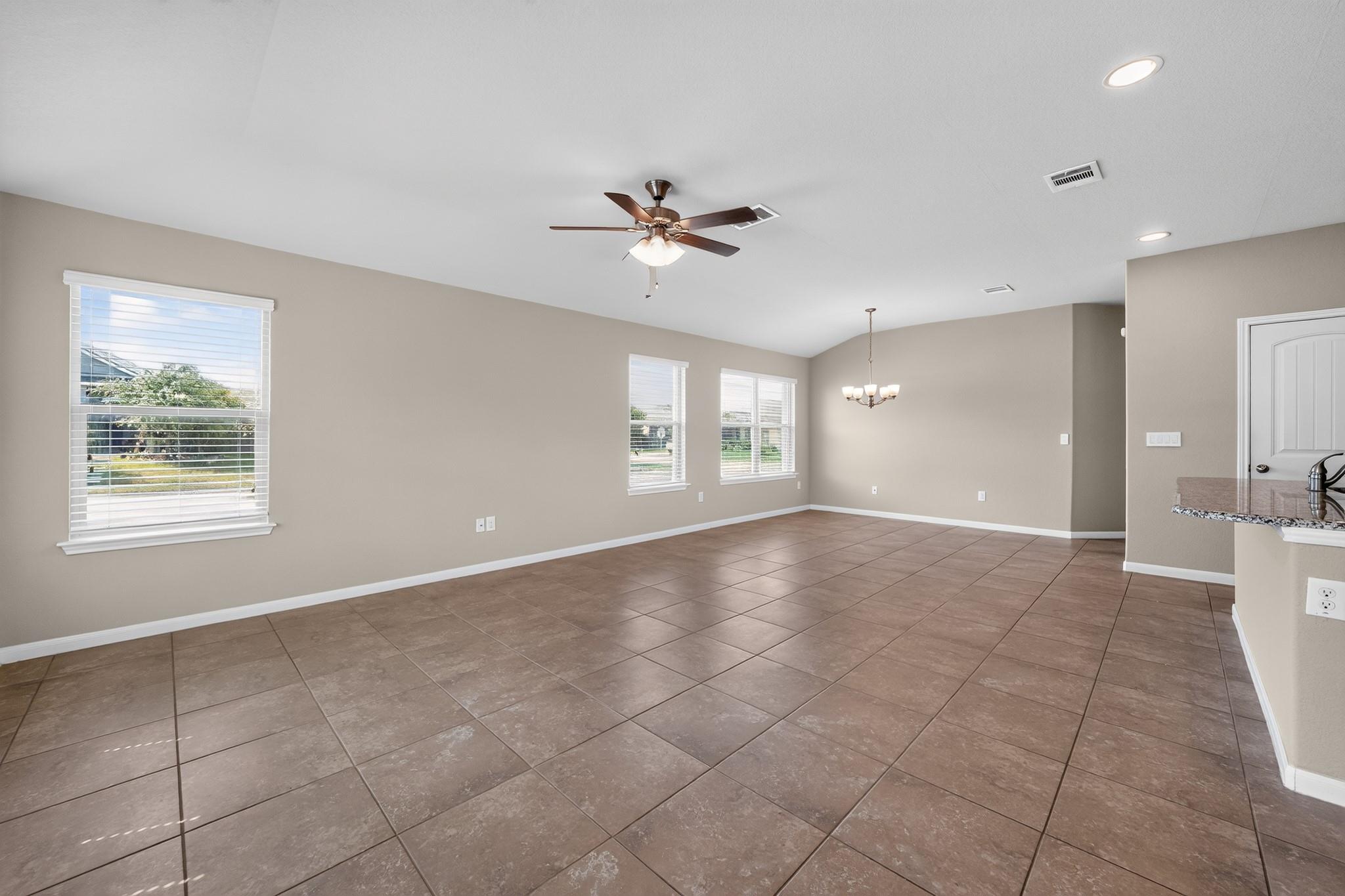 1919 Mexia Dr Property Photo 5