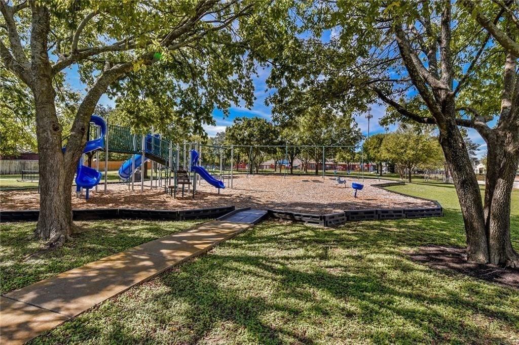 1919 Mexia Dr Property Photo 23