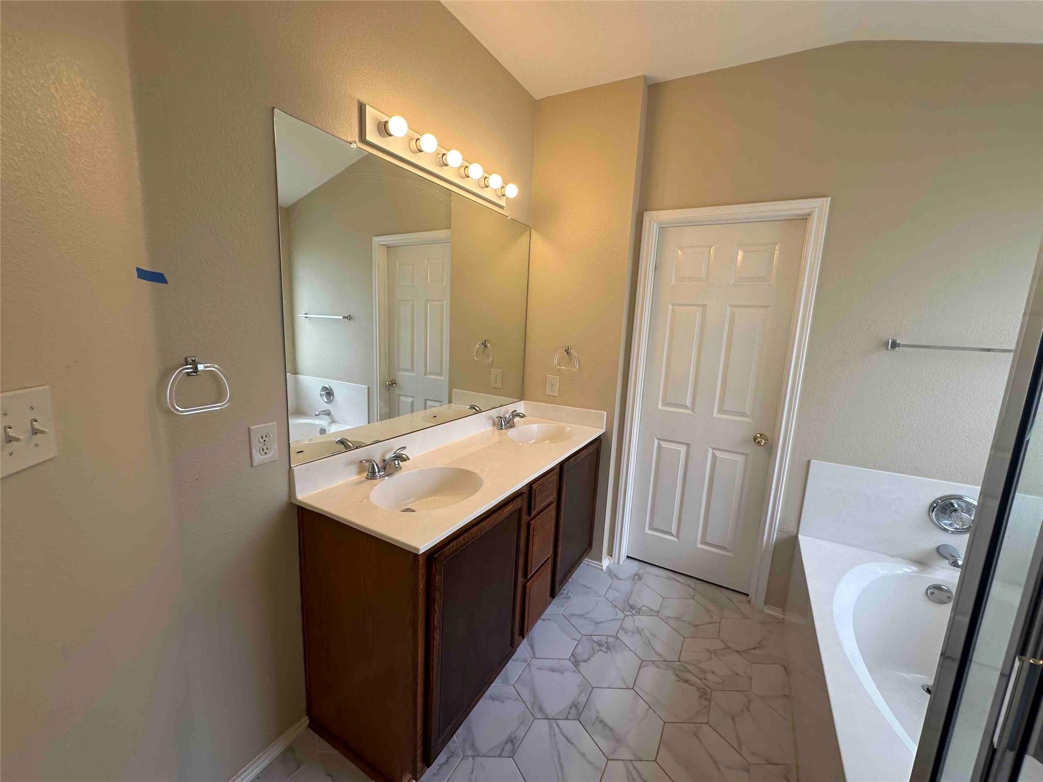 14704 La Llorona Ln Property Photo 10