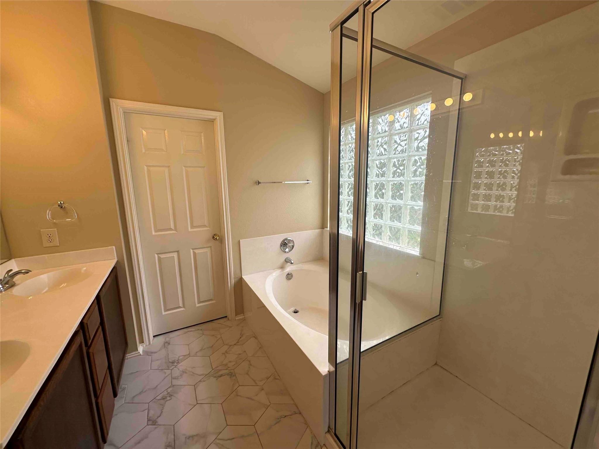 14704 La Llorona Ln Property Photo 11
