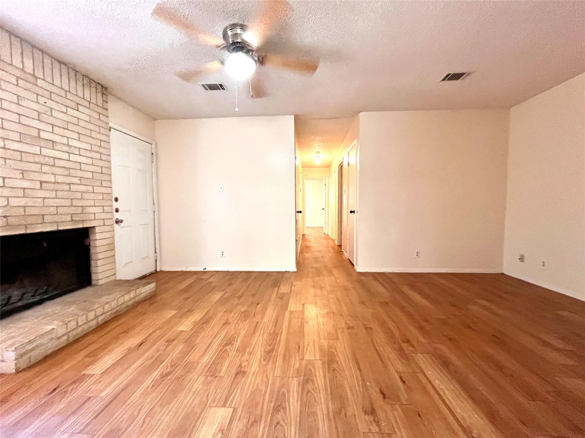 2802 Aftonshire Way #b Property Photo 4