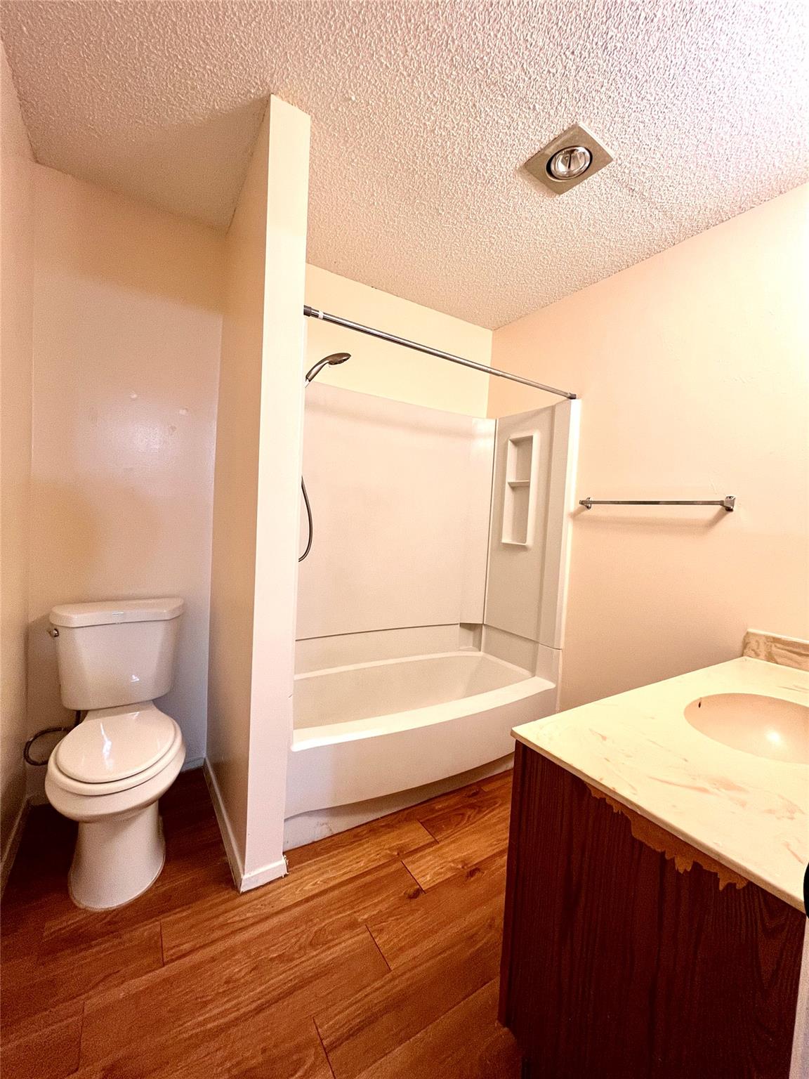 2802 Aftonshire Way #b Property Photo 8