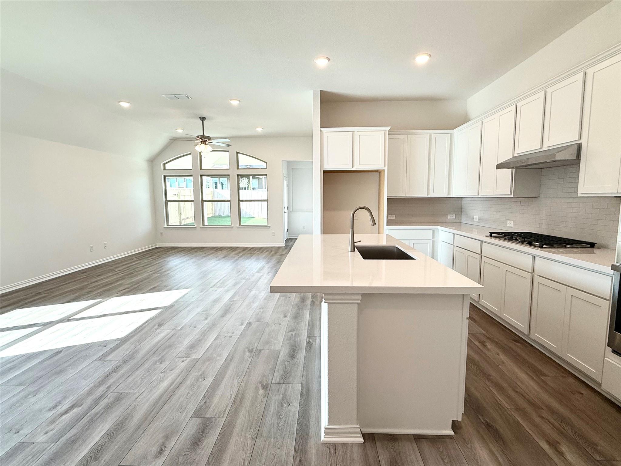 20424 Cassidy Ln Property Photo 3