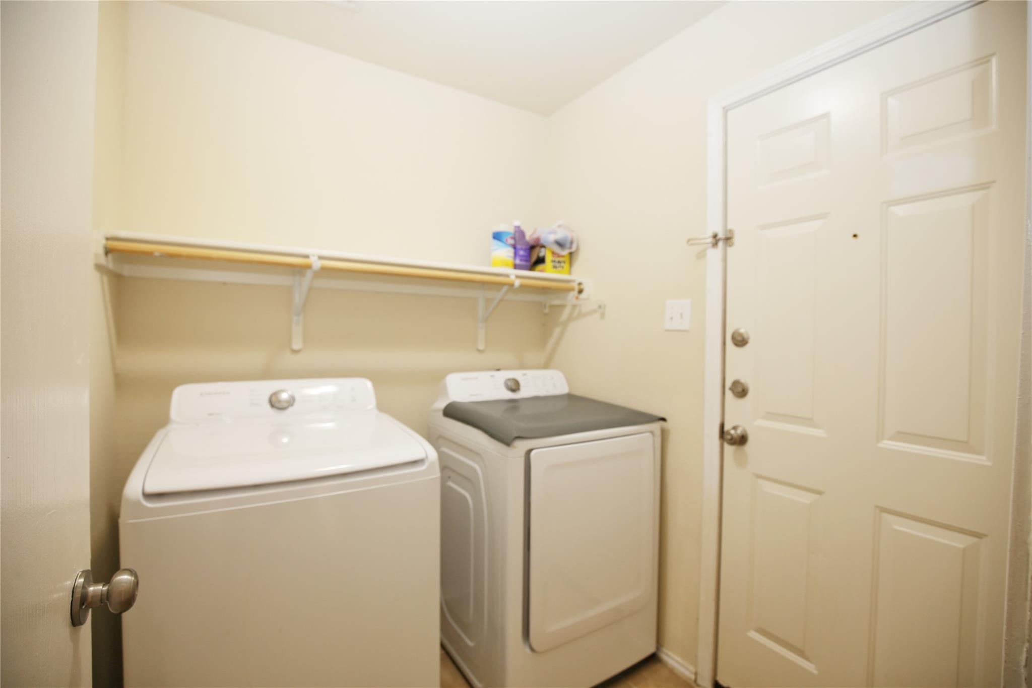 213 Rim Rock Dr Property Photo 12