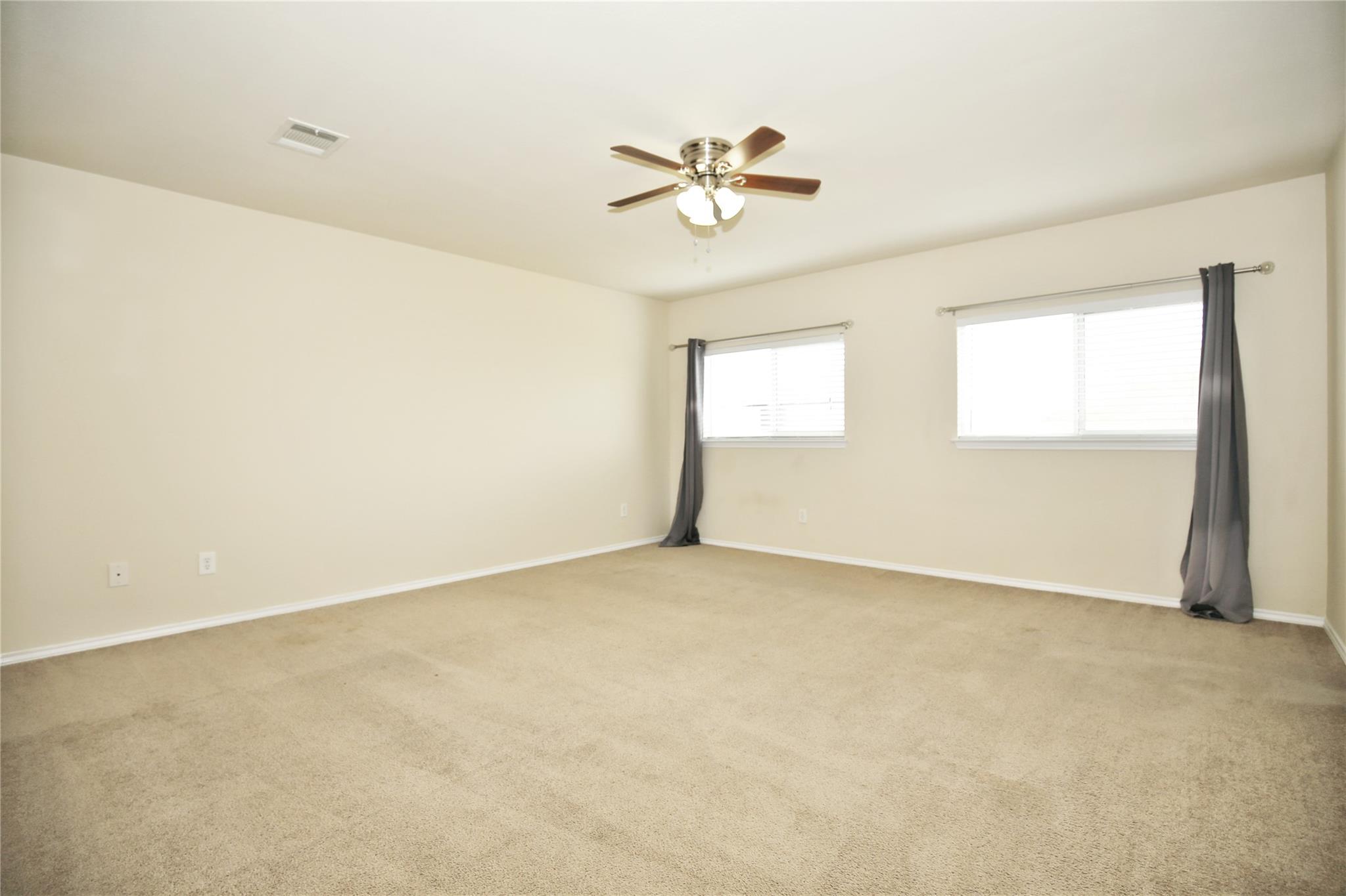 213 Rim Rock Dr Property Photo 13