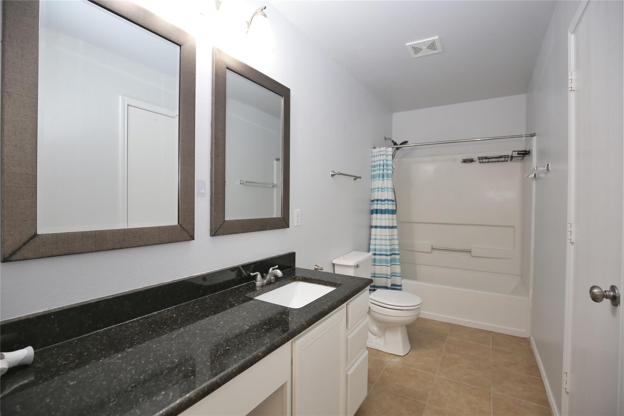 213 Rim Rock Dr Property Photo 14