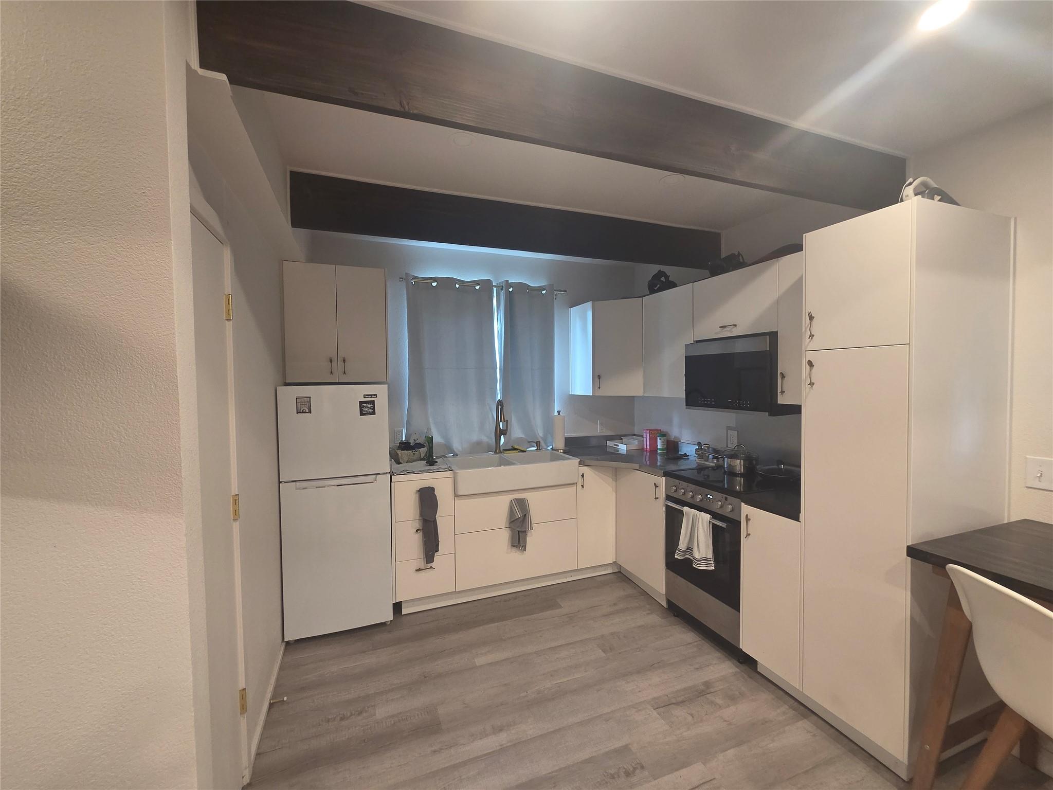 1106 The High Rd #b Property Photo 3