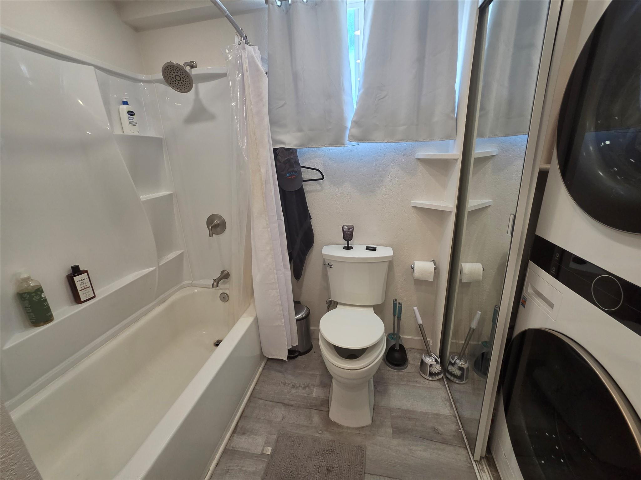1106 The High Rd #b Property Photo 7
