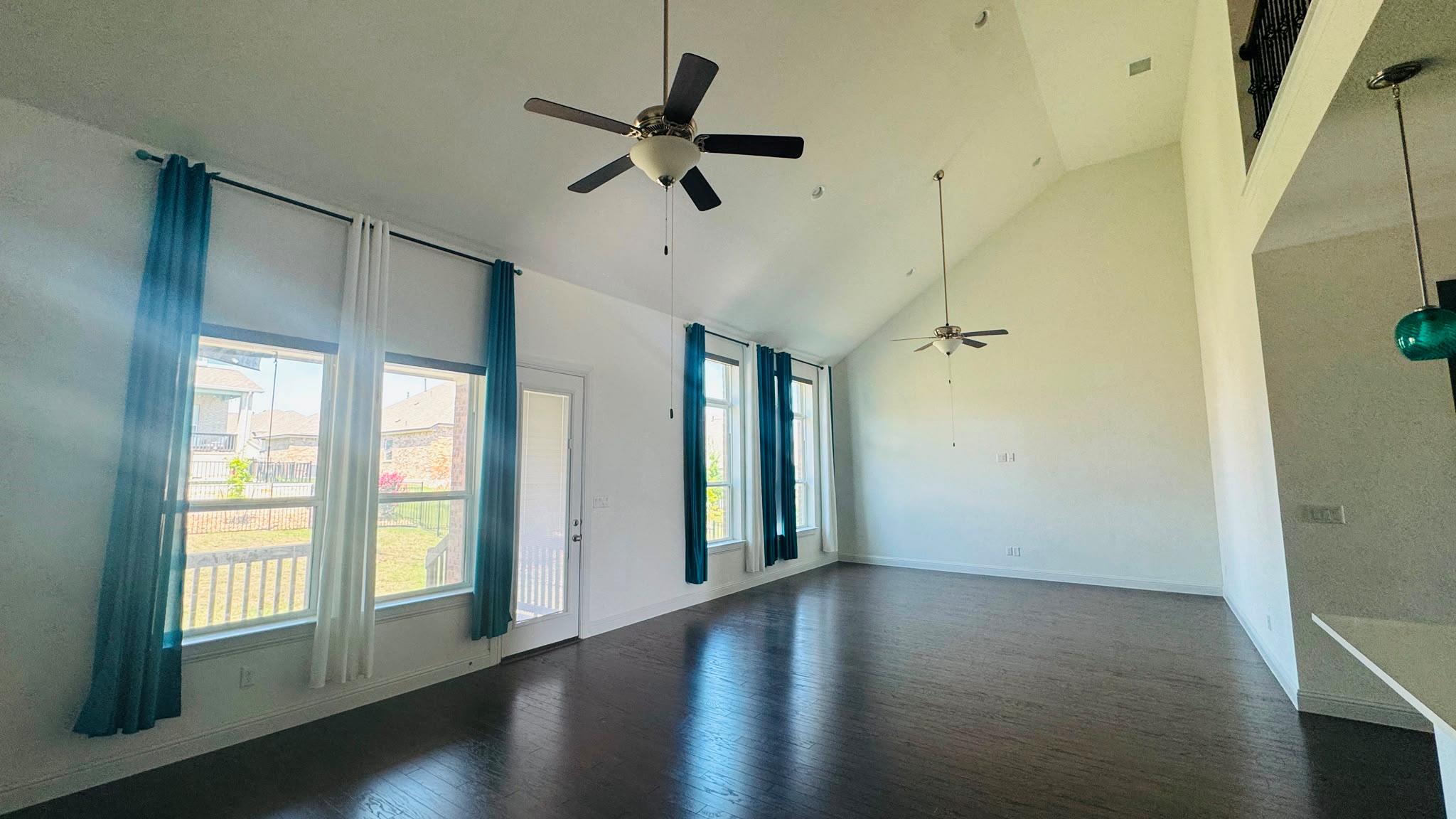 813 Palamos Dr Property Photo 3