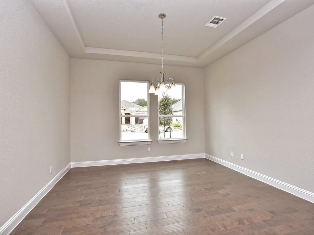 813 Palamos Dr Property Photo 8
