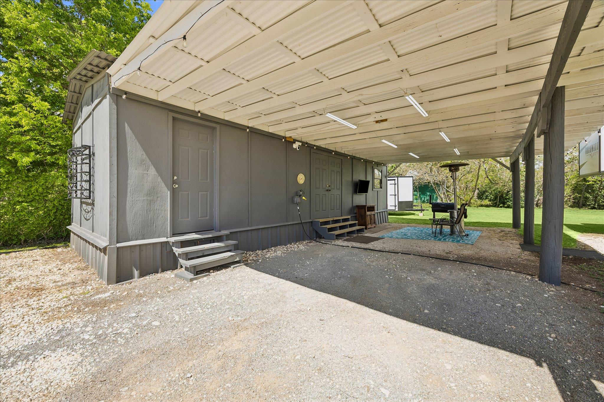 210 Fallwell St Property Photo 7