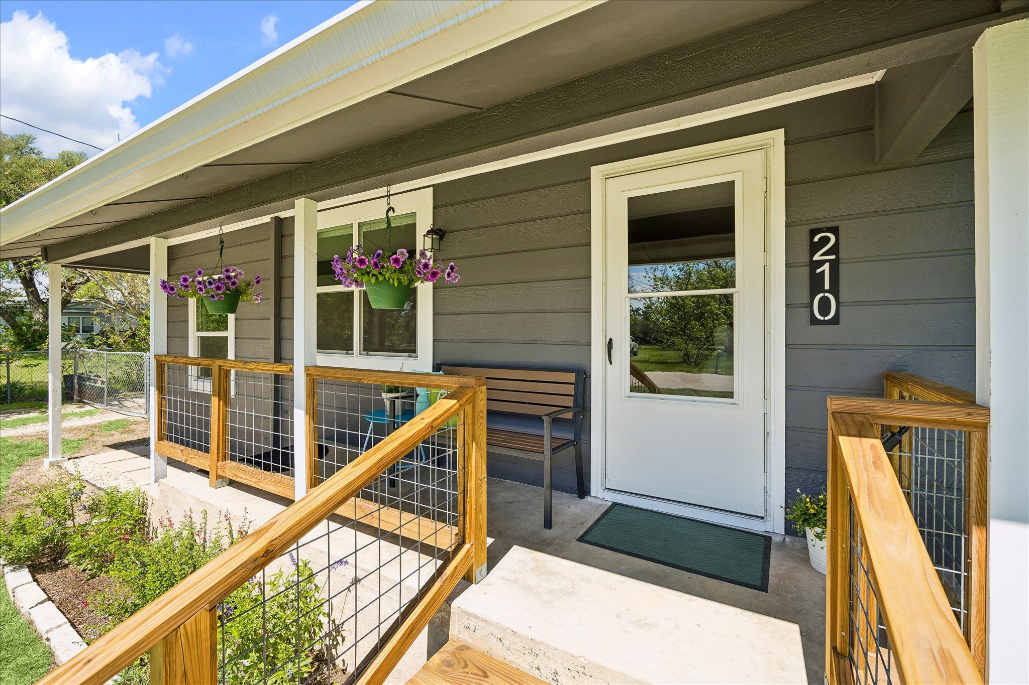 210 Fallwell St Property Photo 10