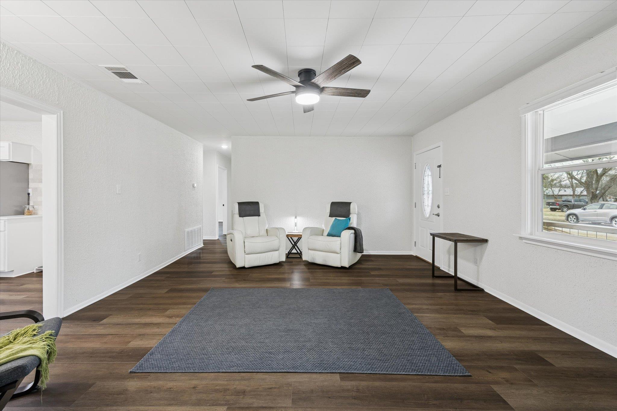 210 Fallwell St Property Photo 11