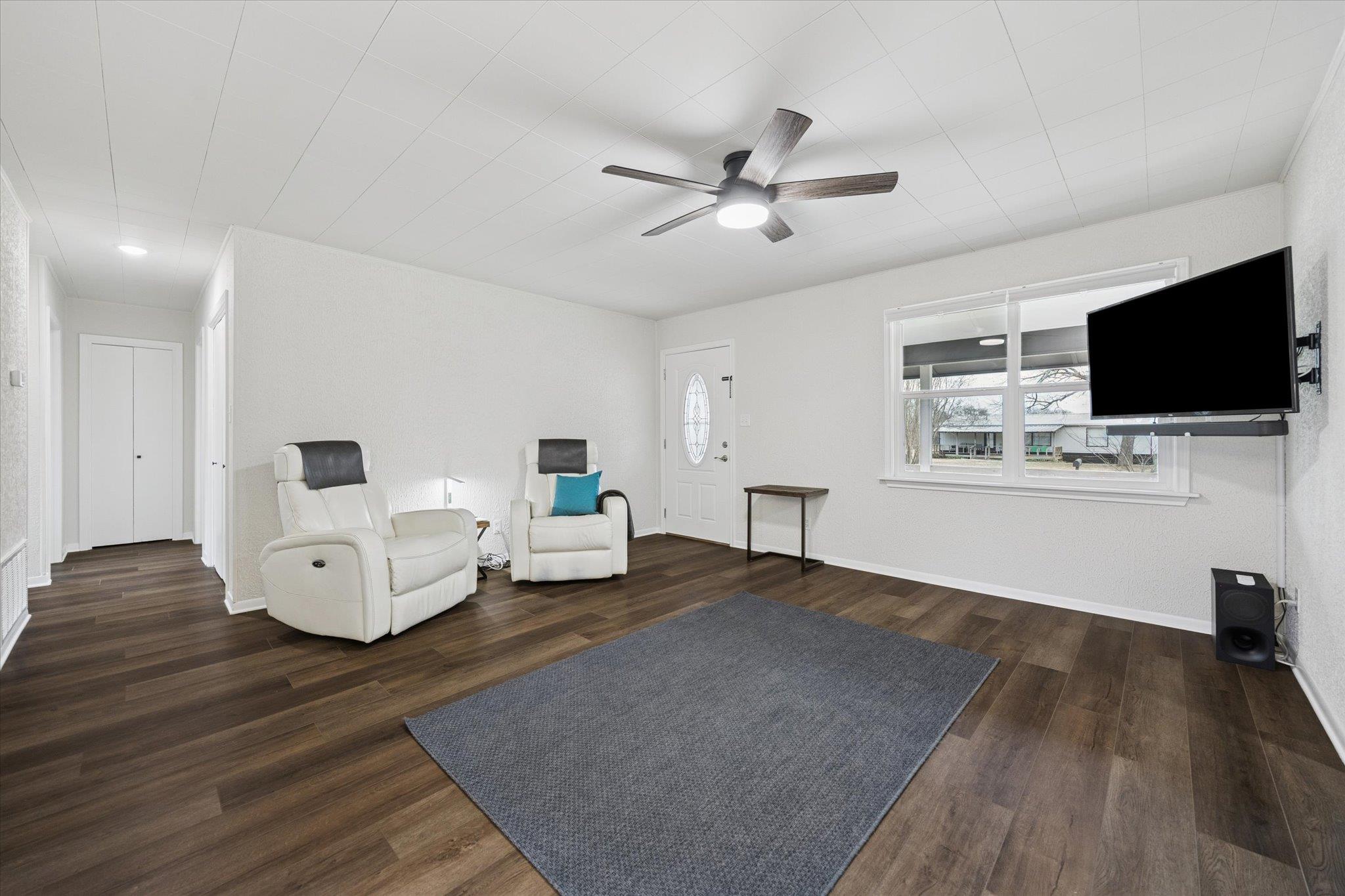 210 Fallwell St Property Photo 12