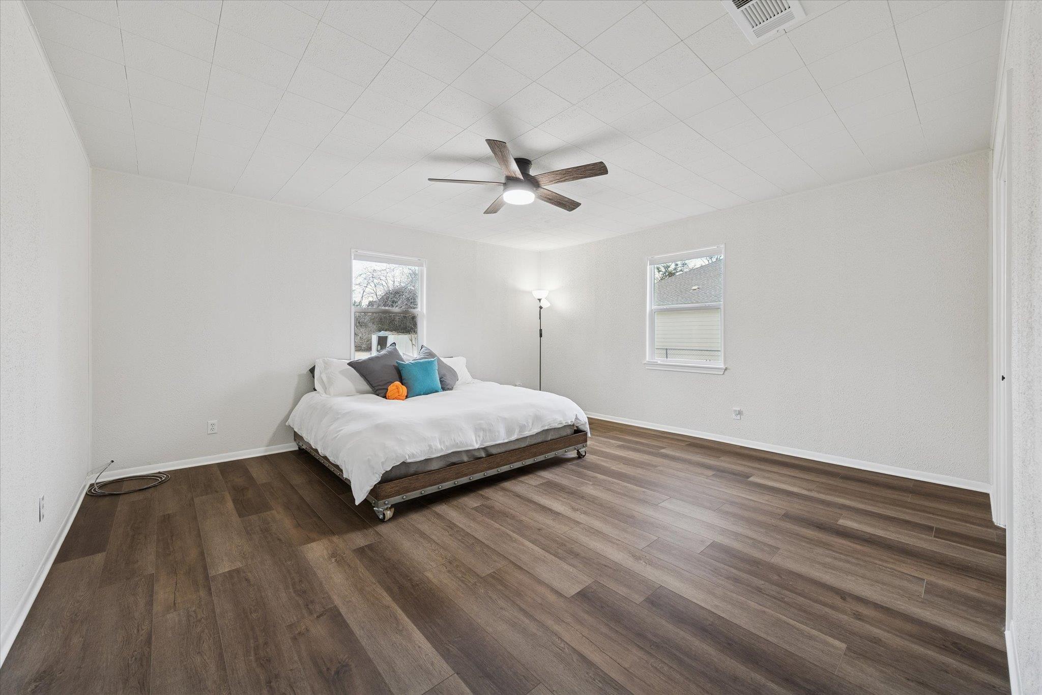 210 Fallwell St Property Photo 17