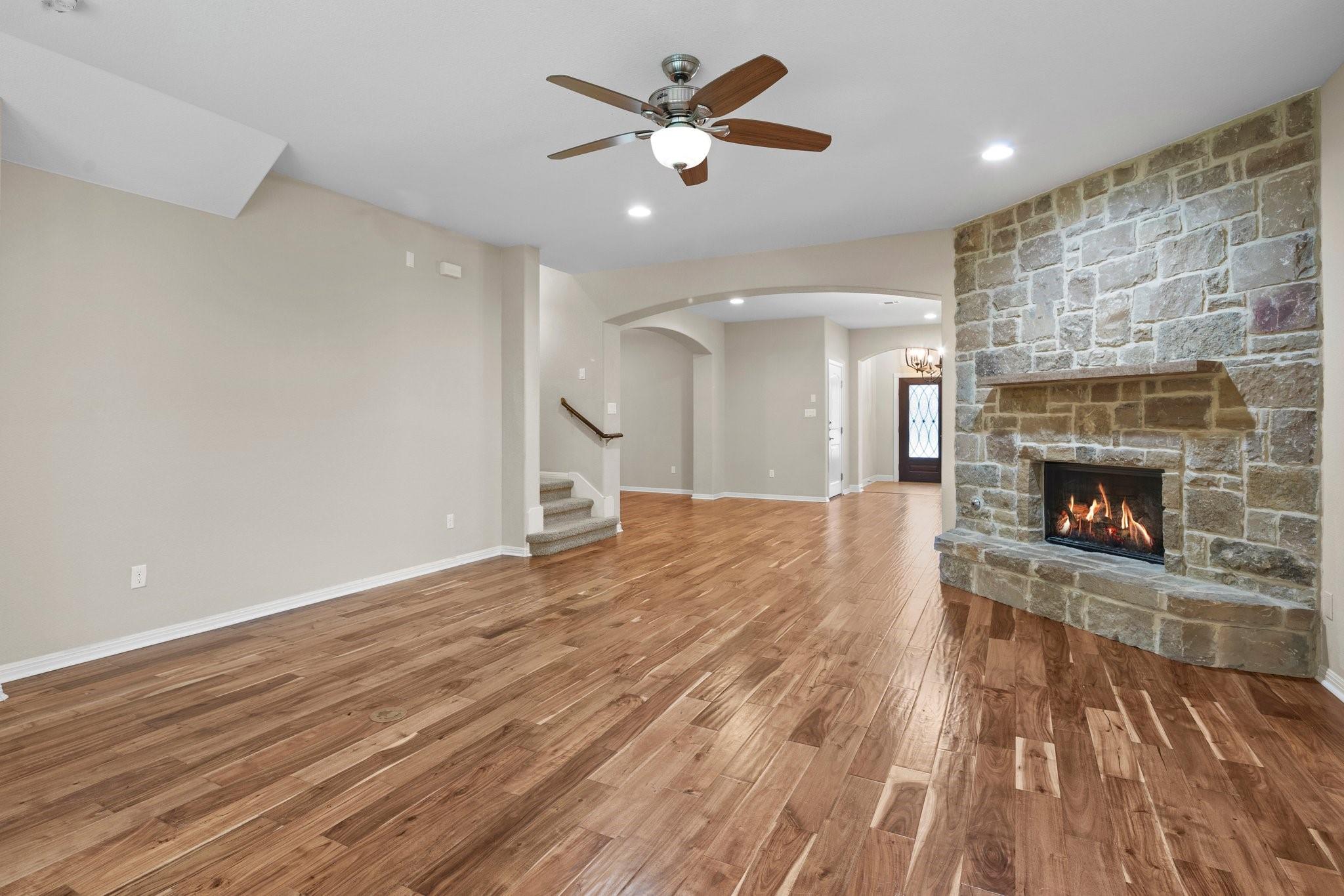 2419 Sweetwater Ln Property Photo 10