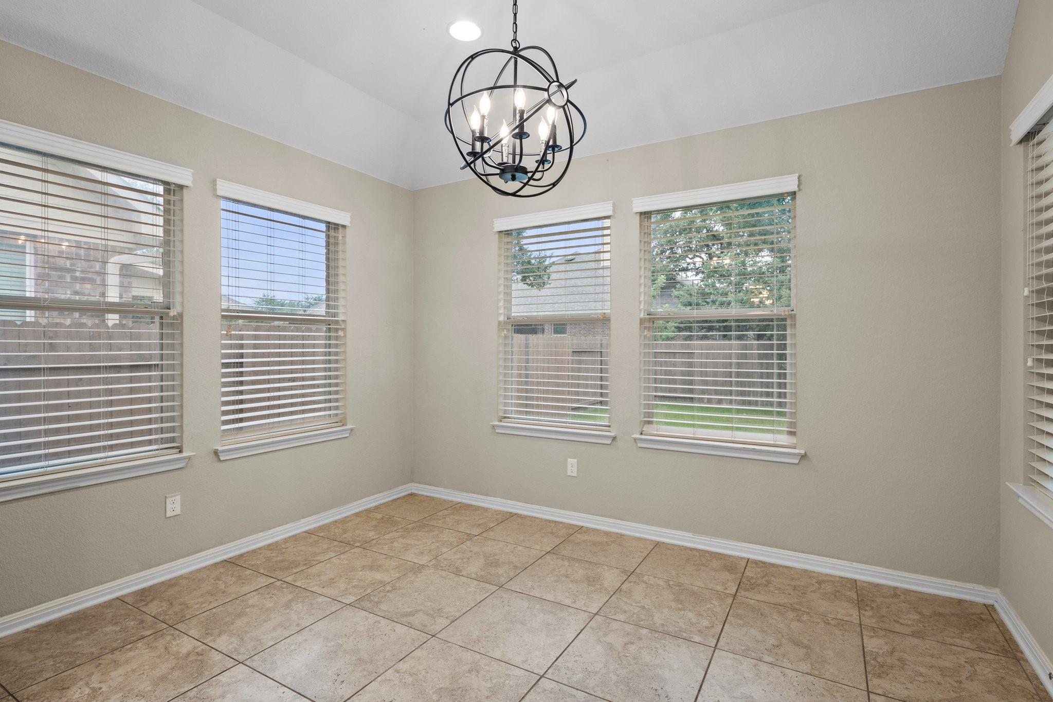 2419 Sweetwater Ln Property Photo 17
