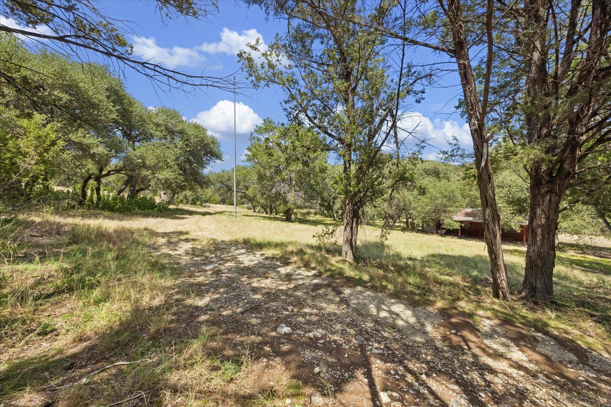 1920 The Low Rd Property Photo 6