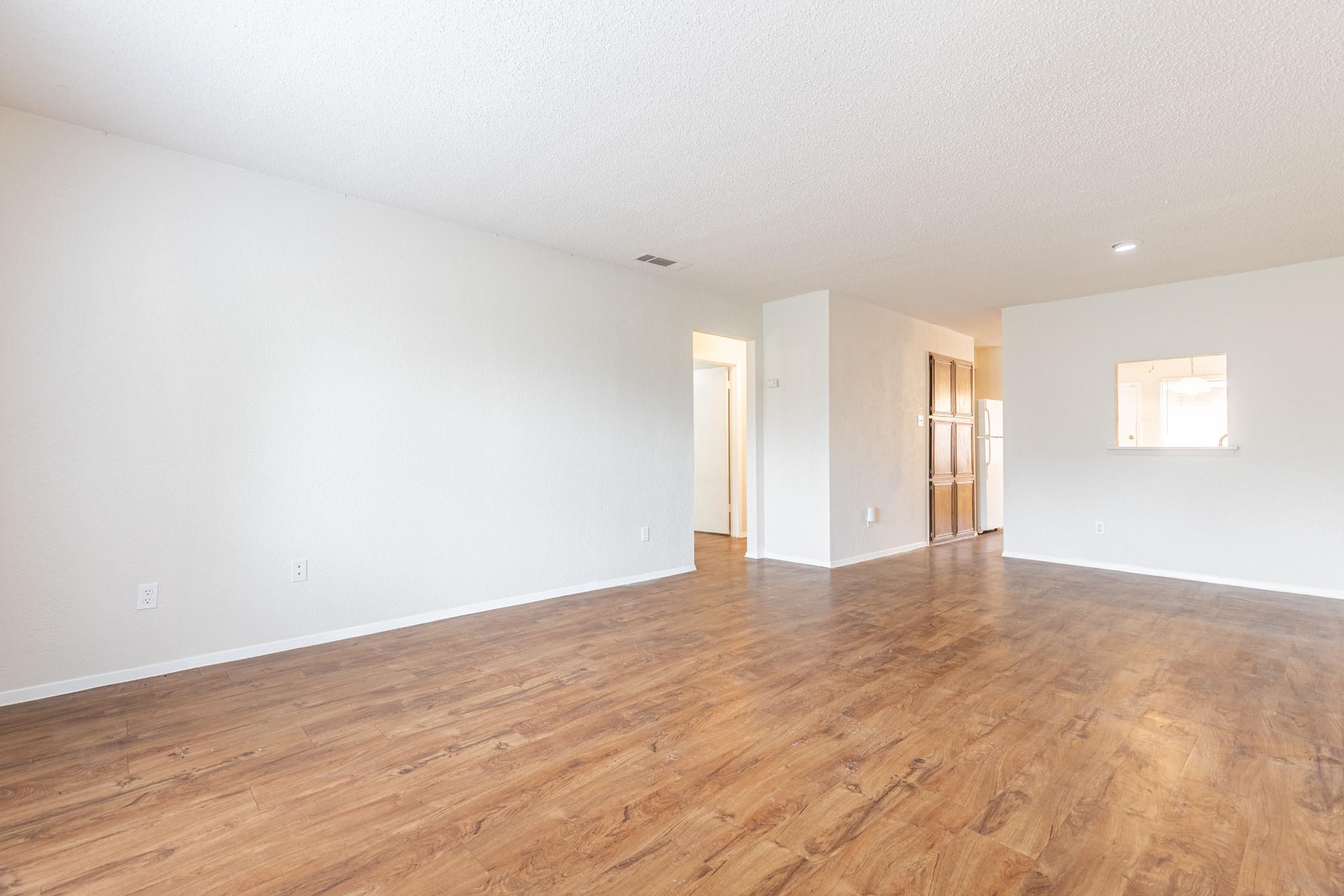 323 W William Cannon Dr #a Property Photo 5