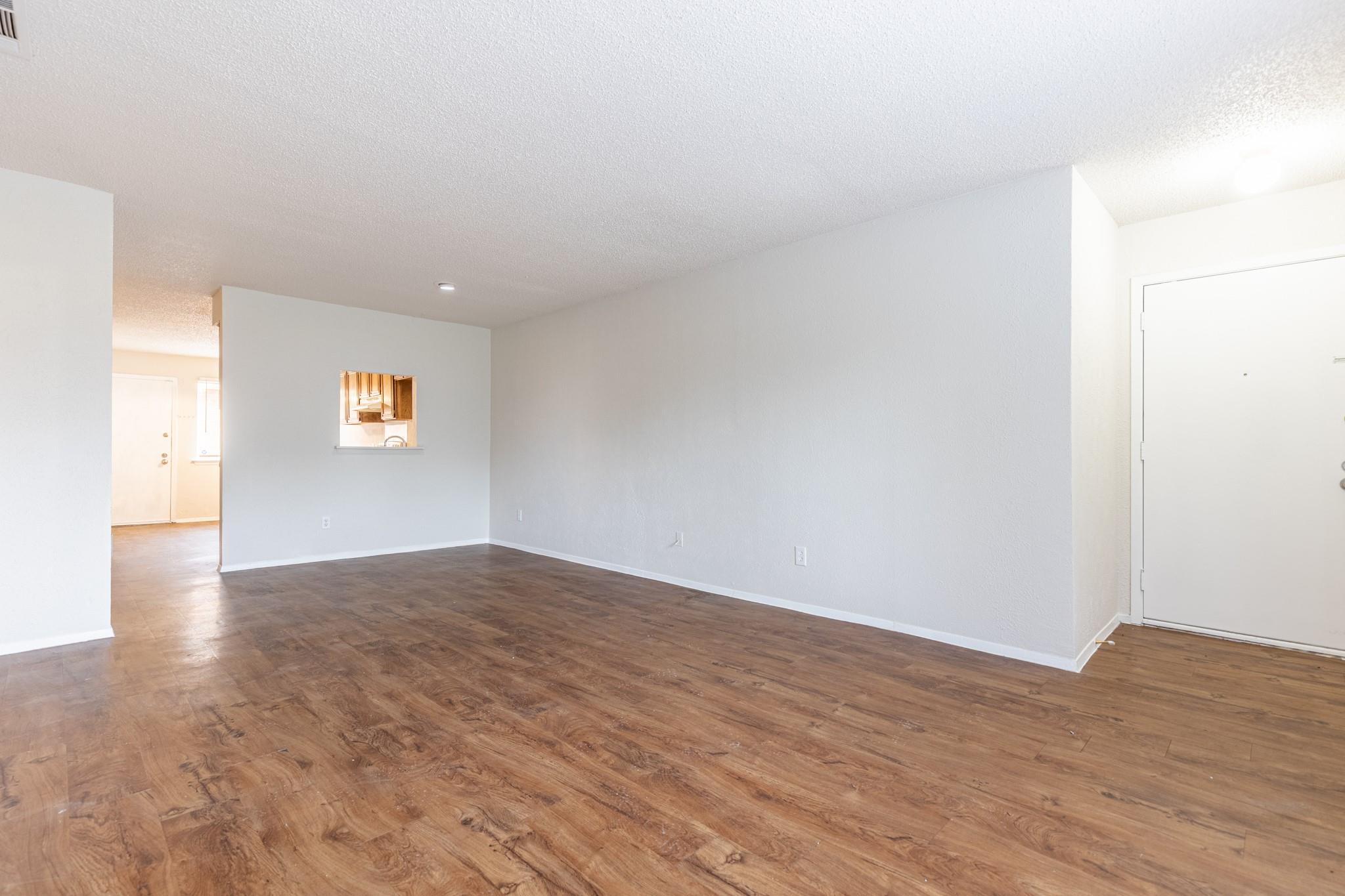323 W William Cannon Dr #a Property Photo 6