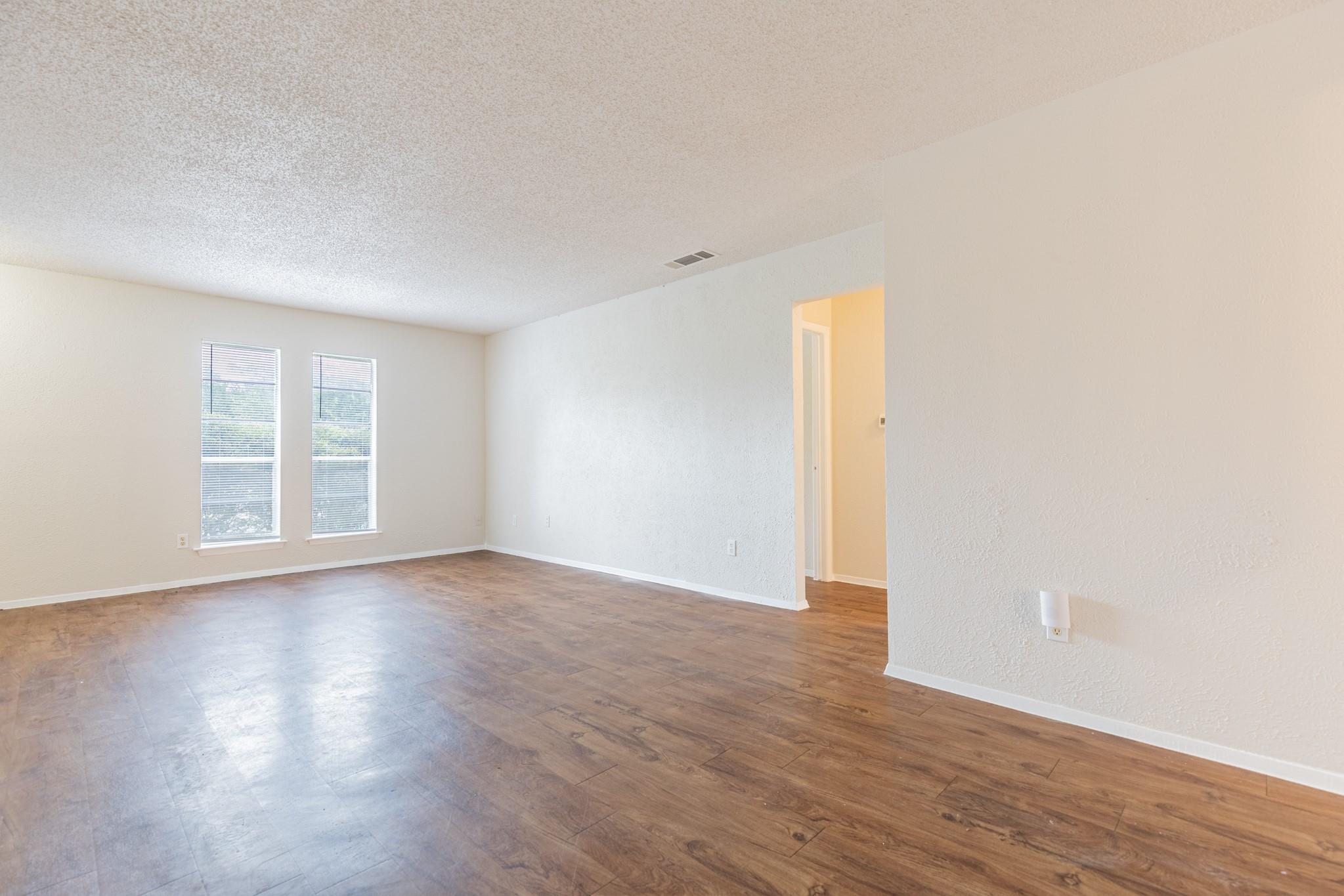323 W William Cannon Dr #a Property Photo 8
