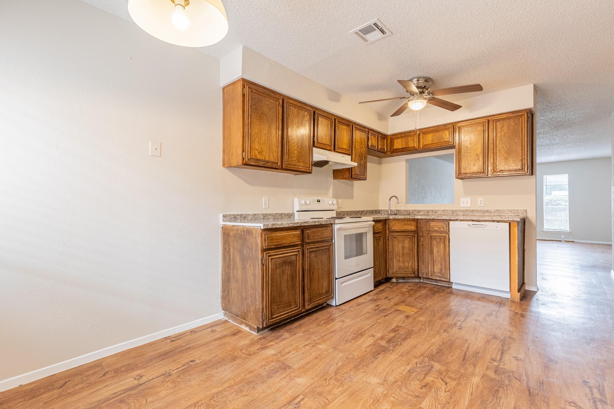 323 W William Cannon Dr #a Property Photo 10