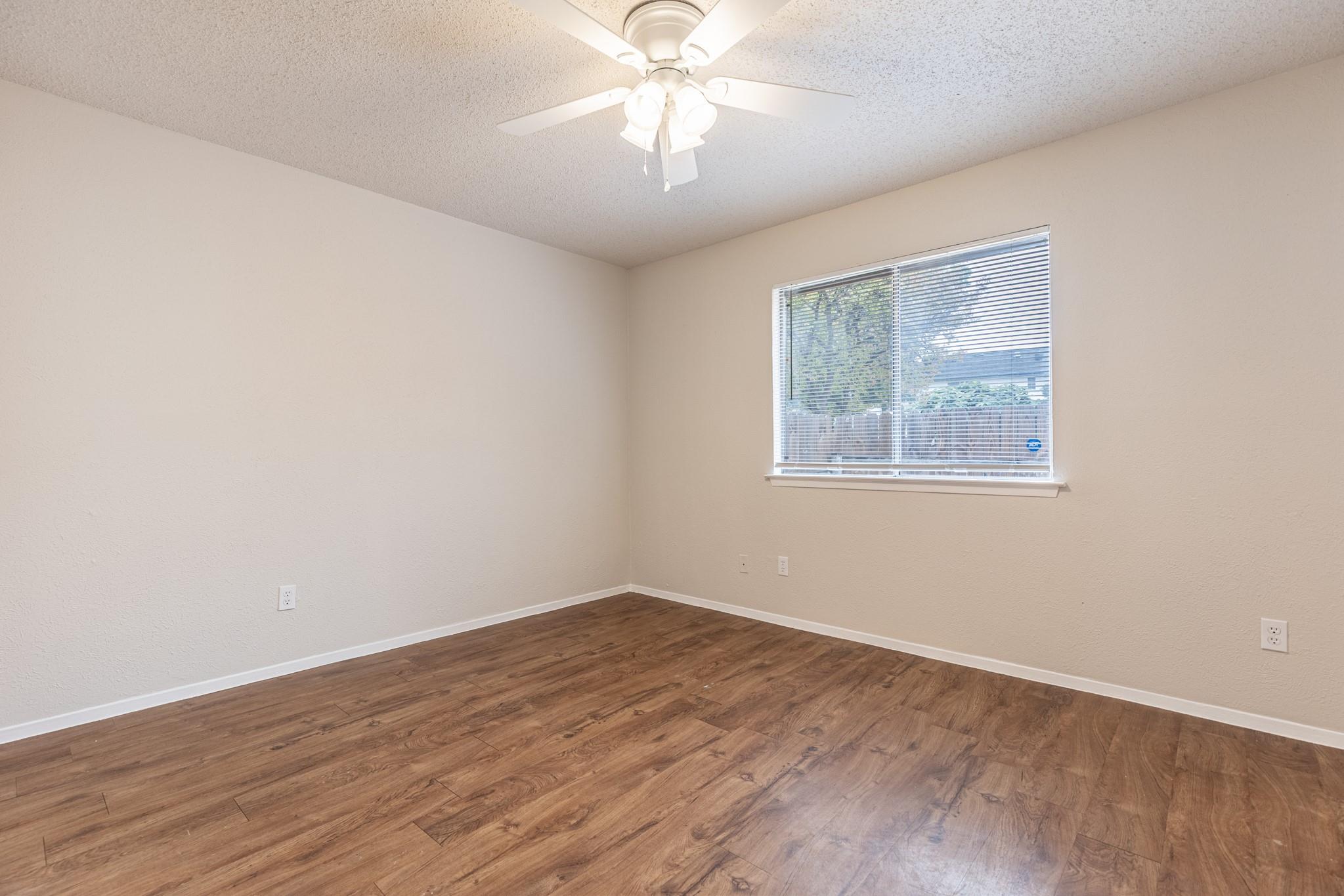 323 W William Cannon Dr #a Property Photo 22